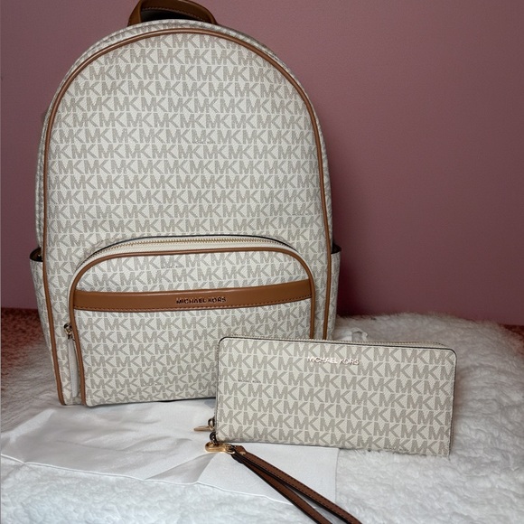 Michael Kors Lg Bex backpack & wristlet - Picture 1 of 10